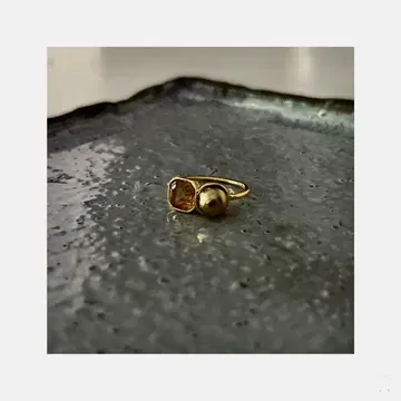 골드링 두 개의 스톤 디자인