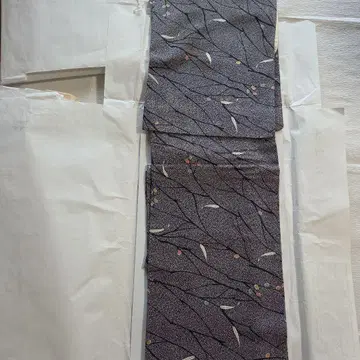 순수 실크 코몬 기모노 짙은 보라색 가지와 잎 디자인 세탁 완료