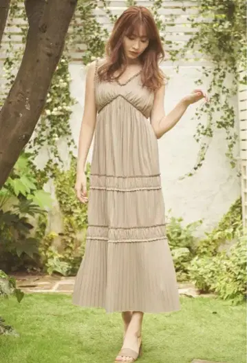 Her lip to Must Have Summer Dress