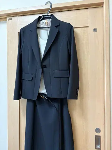 루이 샨탄 다크 네이비 수트 40 새상품급 블라우스 덤 월드