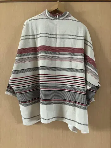 새상품 택 포함 시선당 스트라이프 상의