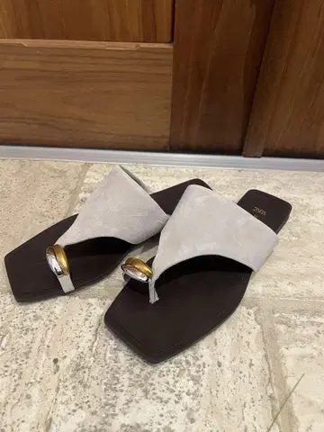 ZARA 플립플랍 35
