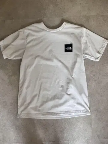 THE NORTH FACE 화이트 티셔츠 L 사이즈