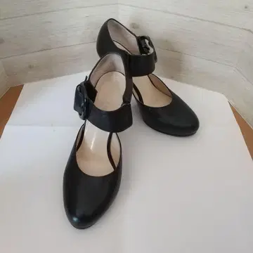 블랙 가죽 앵클 스트랩 펌프스 21.5cm 베네비스