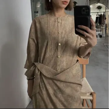Ameri VINTAGE MEDI PHOEBE SCARF DRESS
