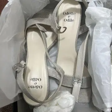 Odette e Odile 실버 샌들