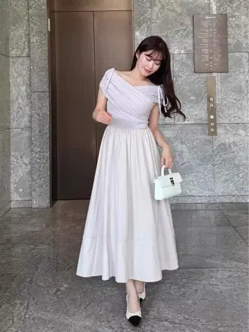 herlipto forher Gathered Bicolor Dress