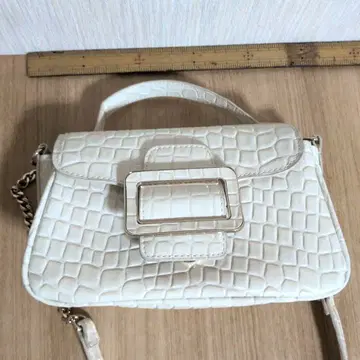 ZARA 악어 엠보싱 화이트 숄더백
