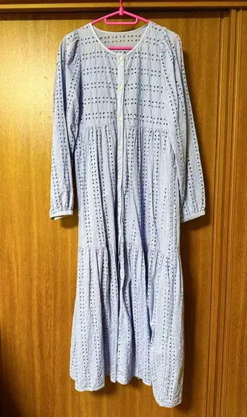 스카이블루 자수 맥시 드레스