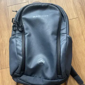 MAMMUT 네이비 백팩