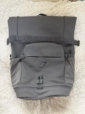 GYMSHARK 그레이 백팩