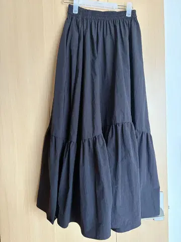Volume Gather Skirt Black FREE