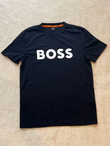 BOSS 블랙 티셔츠 로고
