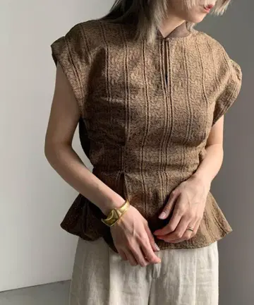 Ameri LACE SHORT TUCK TOP 브라운 M 사이즈