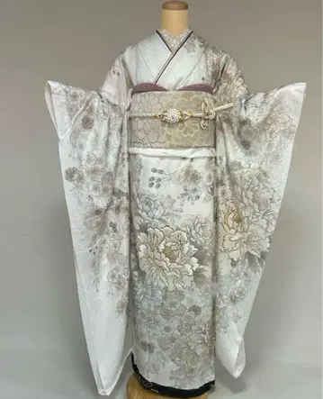실크 꽃무늬 후리소데 화이트