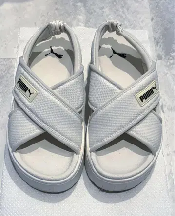 PUMA 화이트 스포츠 샌들
