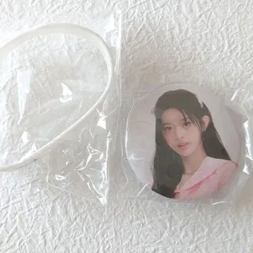 ILLIT 민주 가챠 캡슐 토이 캔배지 러버 밴드