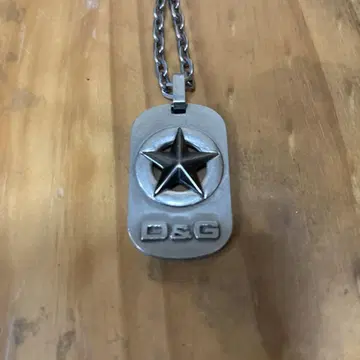 D&G 스타 심볼 목걸이