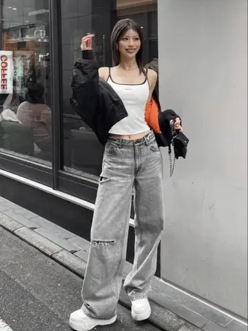 DIANTE EMBROIDERY DAMAGE DENIM