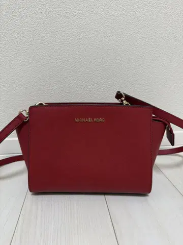 MICHAEL KORS 레드 숄더백