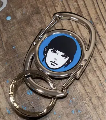 Kyne Carabiner on air