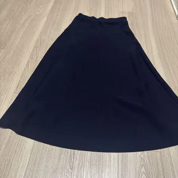 FRAMEWORK 네이비 플레어 스커트