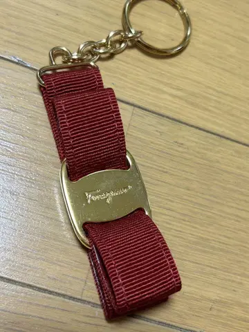 Salvatore Ferragamo 버건디 키링