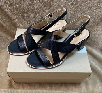 Clarks 블랙 가죽 샌들 23.5cm 크로스 스트랩 블랙