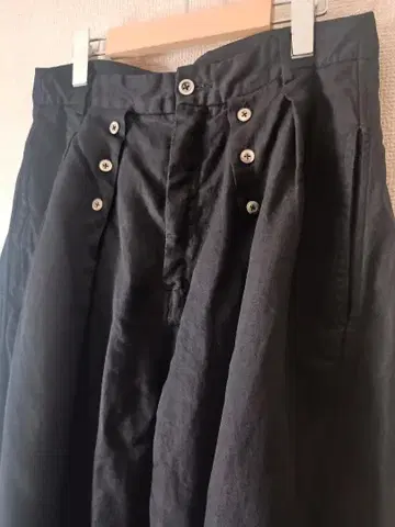kaval Button tuck trouser