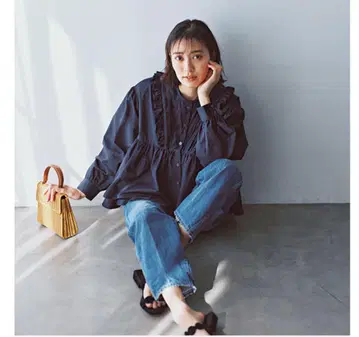 완판 VERY 별주 jemma.atelier 핀턱 개더 프릴 블라우스