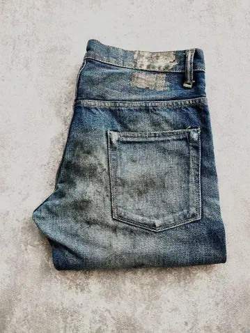 EDITION TOMORROWLAND 테이퍼드 데님 Size30