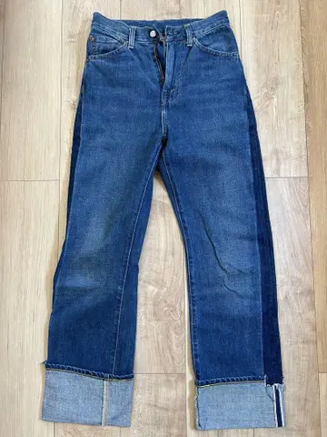 Levi Strauss & Co. 701 스트레이트 데님