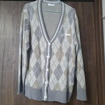 Avail 시나몬 산리오 콜라보 아가일 가디건 M 사이즈
