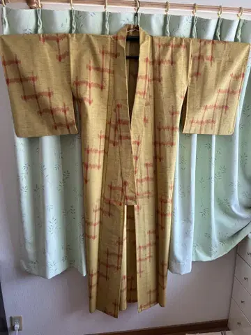 황토색 빨간색 무늬 유카타