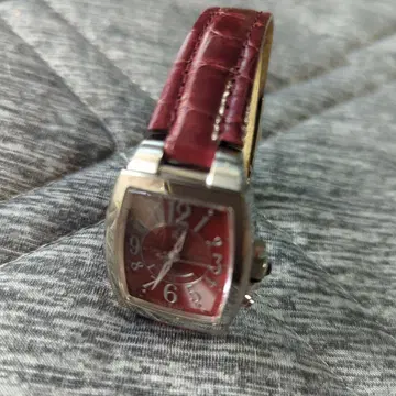 새상품급 시티즌 XC 가죽 아날로그 시계 사각 케이스 레드