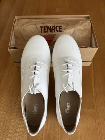 LA TENACE 라테나체 소프트 가죽 레이스업 (화이트)