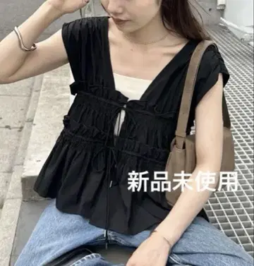 개더 리본 노슬리 블라우스 디스코트