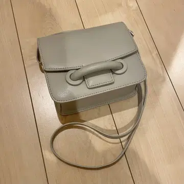 VASIC 그레이 플랩 숄더백