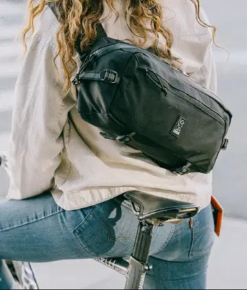 Chrome 바디백 블랙