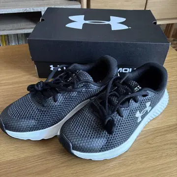 Under Armour 러닝화