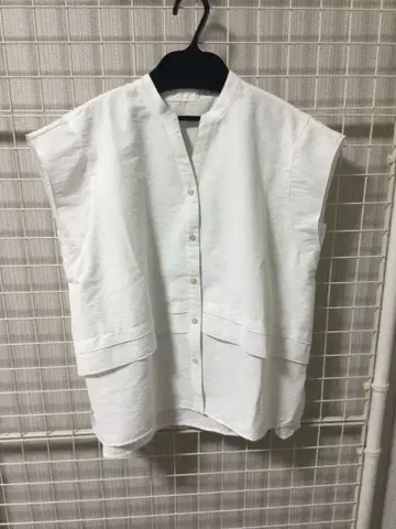 [새상품] B.C.STOCK 화이트 슬리브리스 셔츠