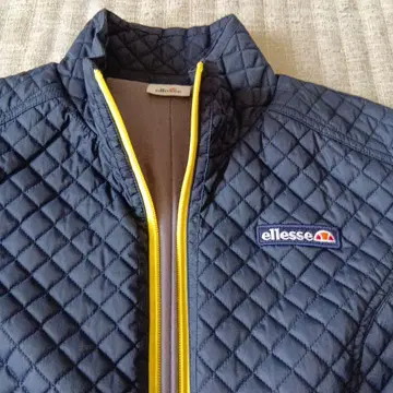 ellesse 퀼팅 점퍼