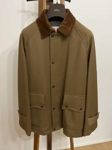 Traditional Weatherwear 카멜 컬러 블루종 38