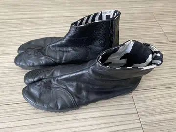 SOU SOU 블랙 가죽 타비 스니커즈