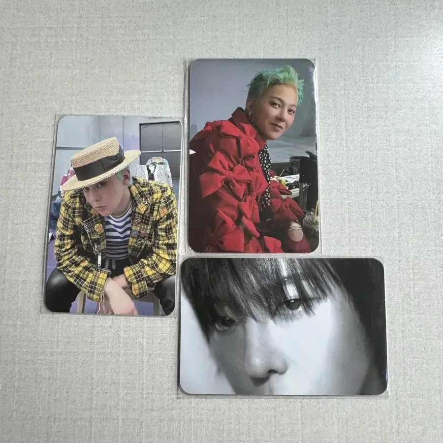 BIGBANG's 1st mini-album & 2nd mini-album #지드래곤 on