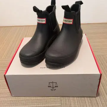 HUNTER 블랙 사이드고어 레인부츠 US5