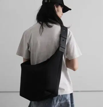 Mr.FEAST STRAP BELT SHOULDER BAG