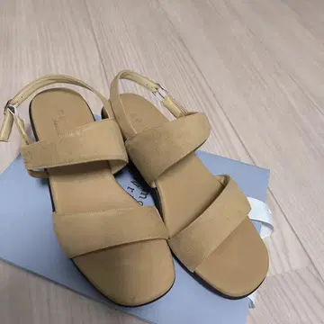 통판생활 베이지 스웨이드풍 스트랩 샌들