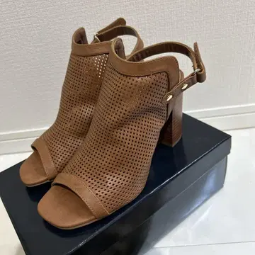 펀칭 커버 샌들