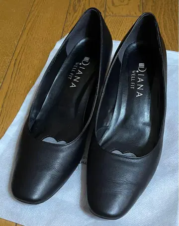 DIANA 블랙 가죽 펌프스 25EE